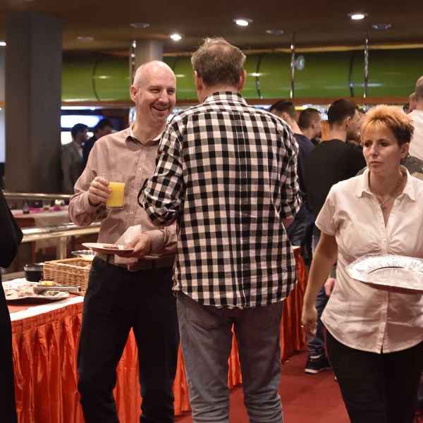 Občerstvení na večírku